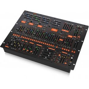 Obrázek z Behringer 2600 semi-modular synthesizer 